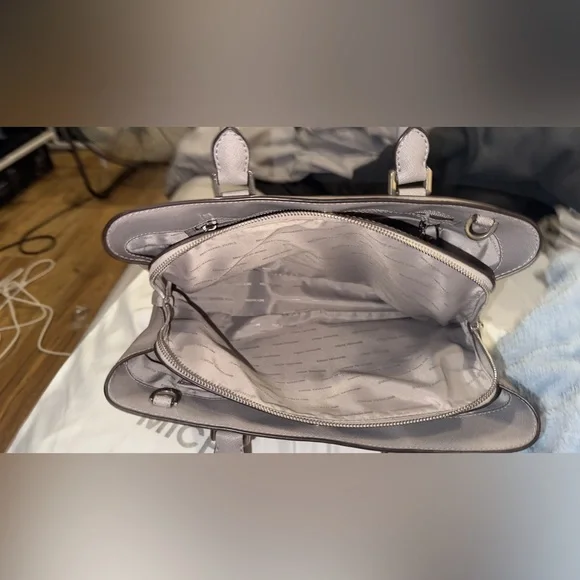 NWT Micheal Kors Savannah Large Saffiano Leather Satchel  (Pearl Grey) - Picture 6 of 12